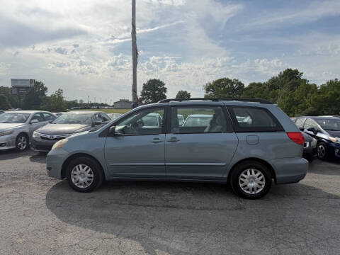 2007 Toyota Sienna CE 8-Passenger