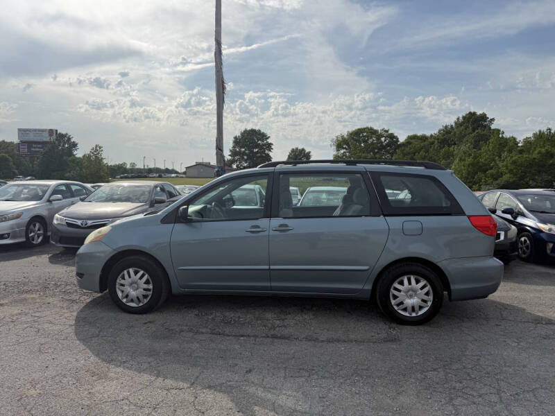 2007 Toyota Sienna CE 8-Passenger