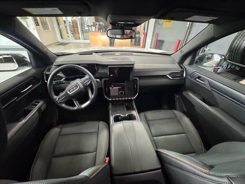 2024 GMC Acadia AT4