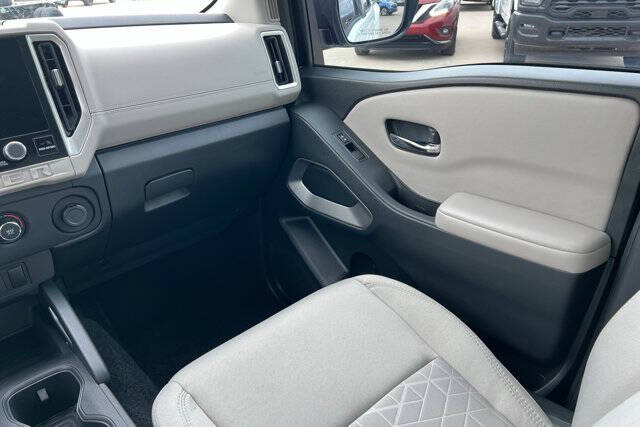 2025 Nissan Frontier SV