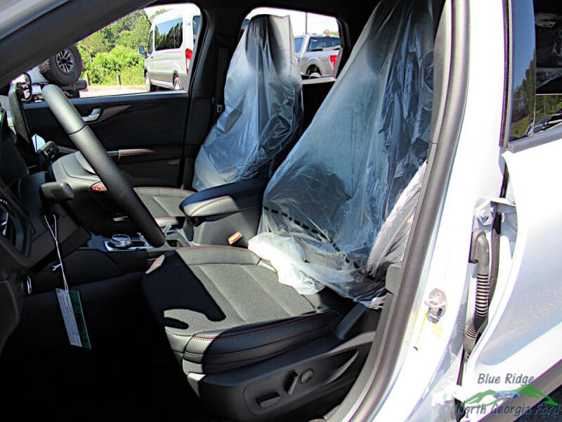 2025 Ford Escape Hybrid ST-Line