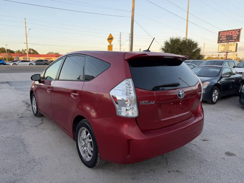 2013 Toyota Prius v Two