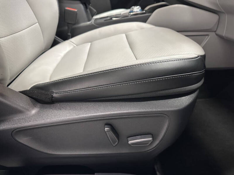 2025 Ford Escape Platinum