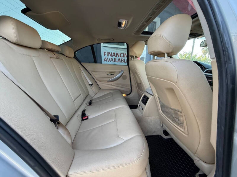 2015 BMW 3 Series 320i