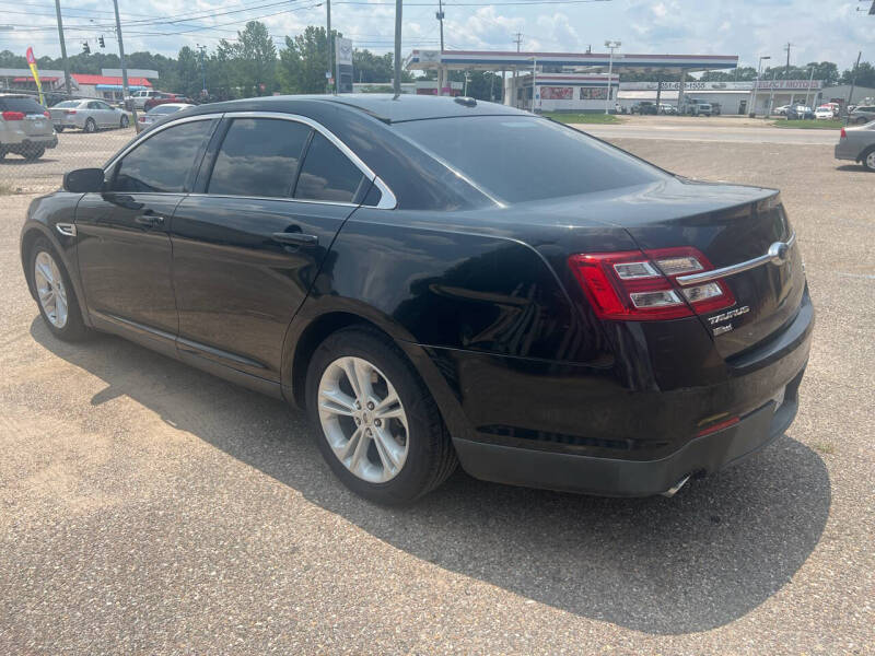 2015 Ford Taurus SEL