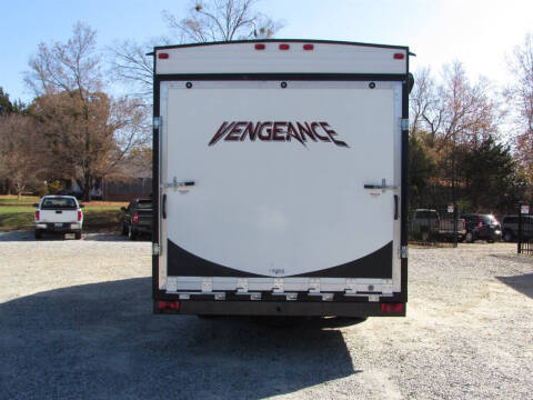 2015 Forest River Vengeance 25v