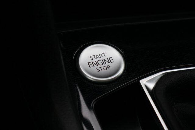 2025 Volkswagen Taos SE Black 4Motion