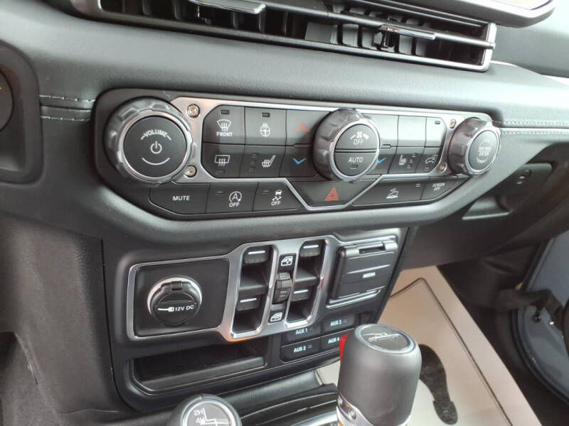 2026 Jeep Gladiator Sahara