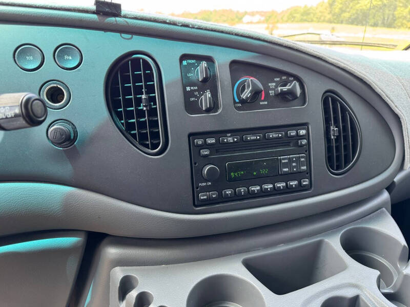2008 Ford E-Series E-150 XLT