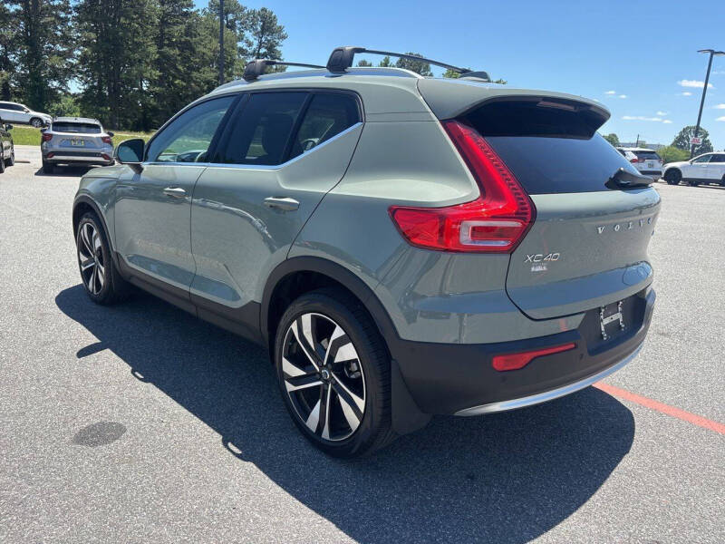 2023 Volvo XC40 B5 Plus Bright Theme