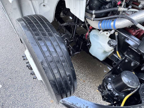 2019 Freightliner M2 106