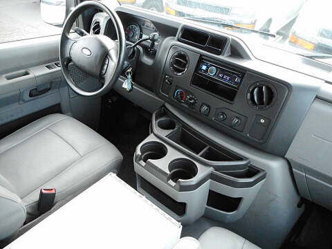 2013 Ford E-Series E-350 SD