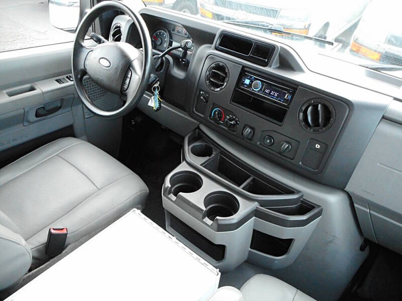 2013 Ford E-Series E-350 SD