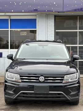 2018 Volkswagen Tiguan for sale at SUMMIT AUTO SITE LLC in Akron OH