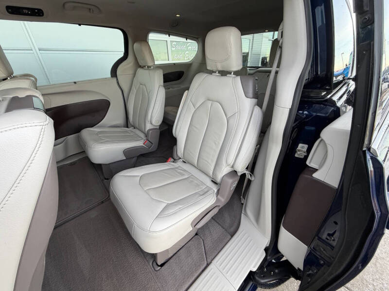 2020 Chrysler Pacifica Touring L Plus