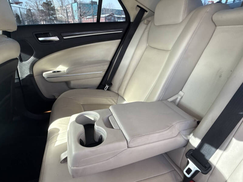 2015 Chrysler 300 Limited