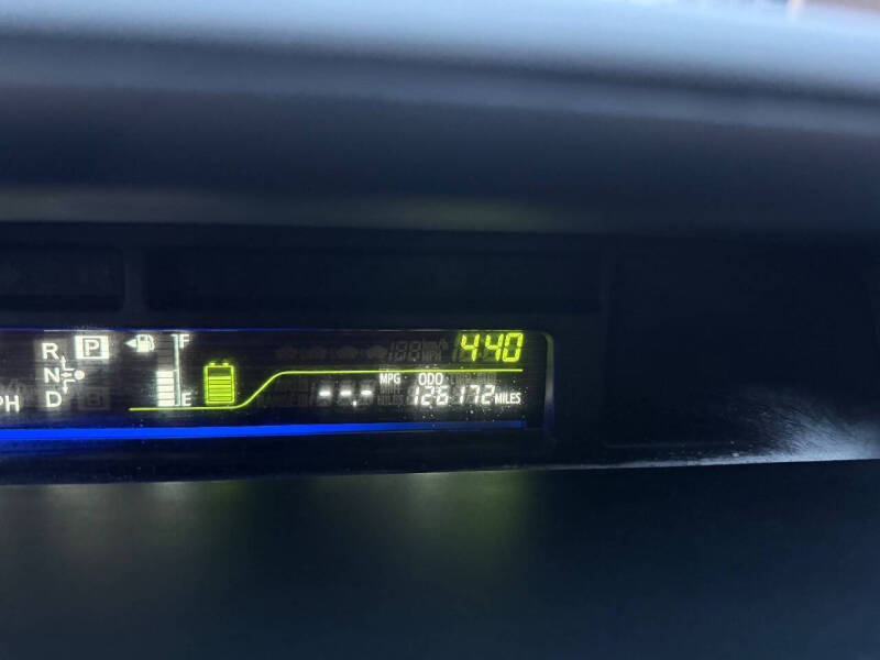 2014 Toyota Prius v Five