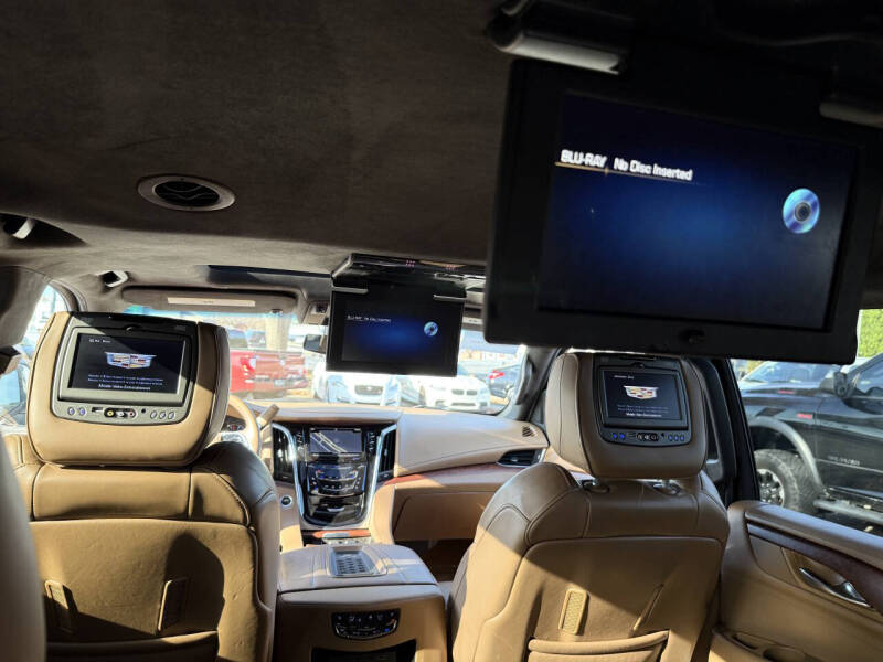 2017 Cadillac Escalade ESV Platinum