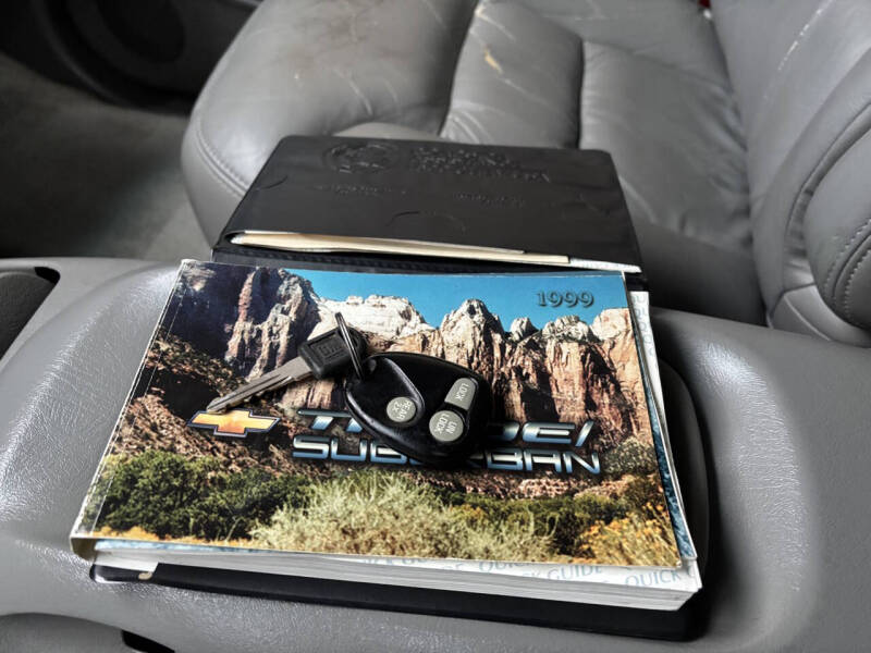 1999 Chevrolet Suburban C2500 LS