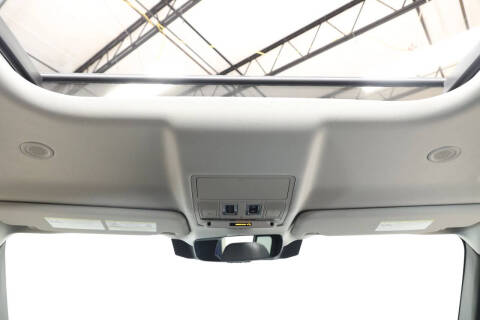 2022 Land Rover Defender 110 SE