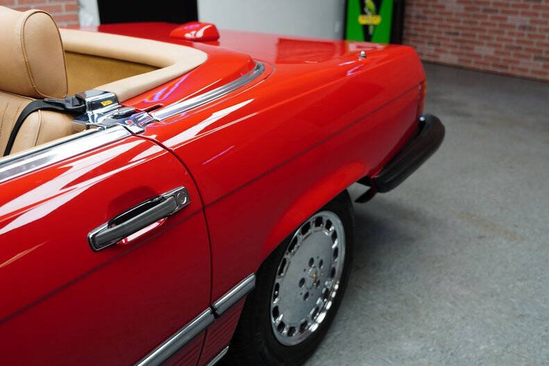 1986 Mercedes-Benz 560-Class 560 SL