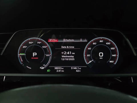 2022 Audi e-tron quattro Premium Plus