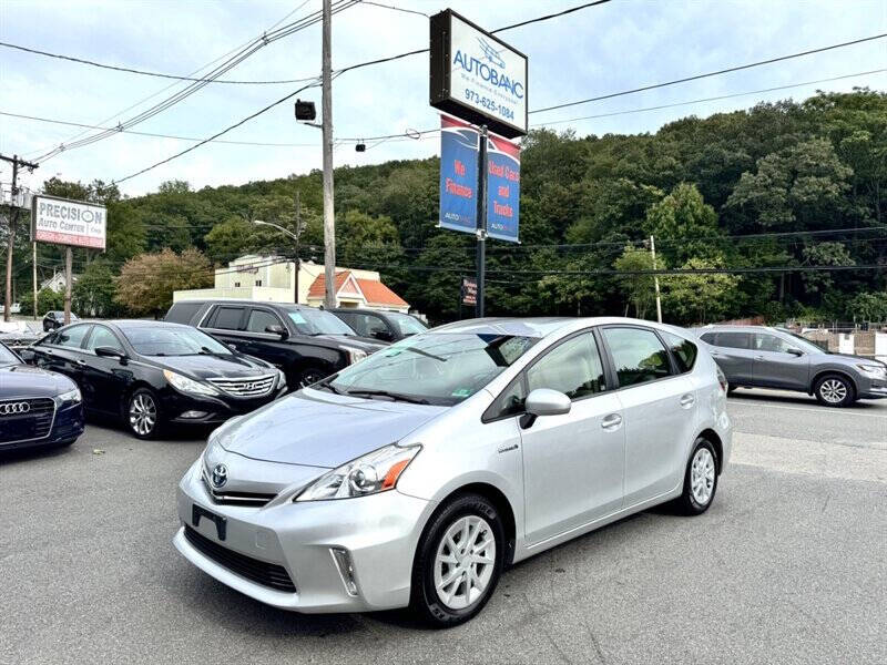 2014 Toyota Prius v Two