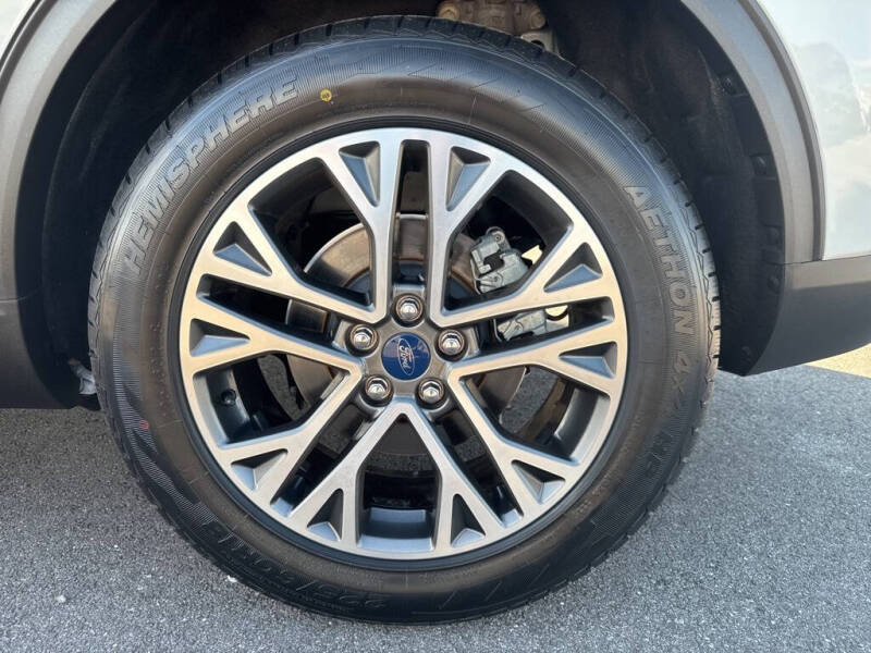 2020 Ford Escape SEL