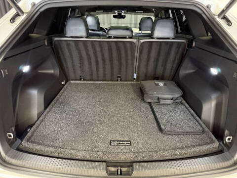 2024 Volkswagen Atlas Cross Sport SEL R-Line 4Motion