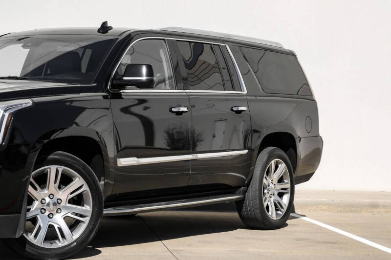 2016 Cadillac Escalade ESV Luxury Collection