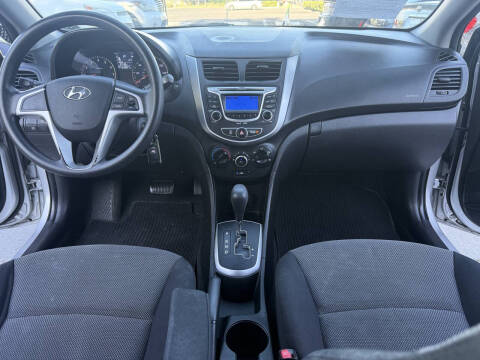 2013 Hyundai Accent GS