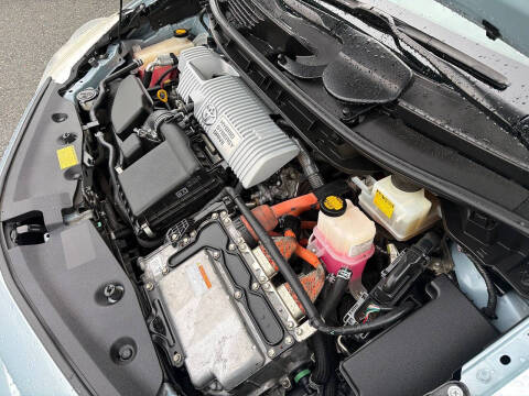 2012 Toyota Prius v Three