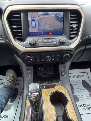2017 GMC Acadia Denali