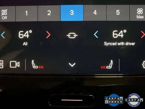 2025 Volvo XC40 B5 Plus Bright Theme