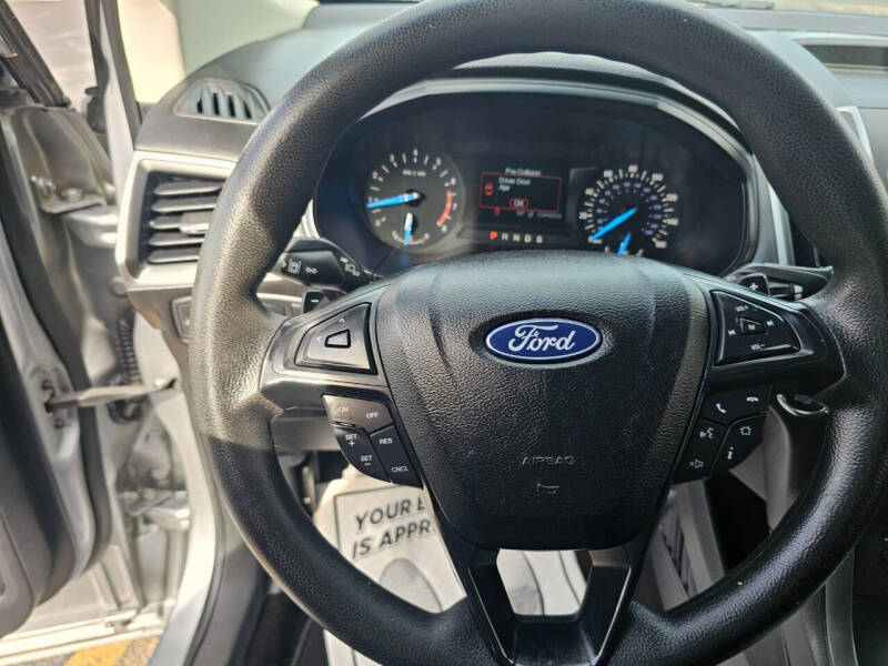 2020 Ford Edge SE