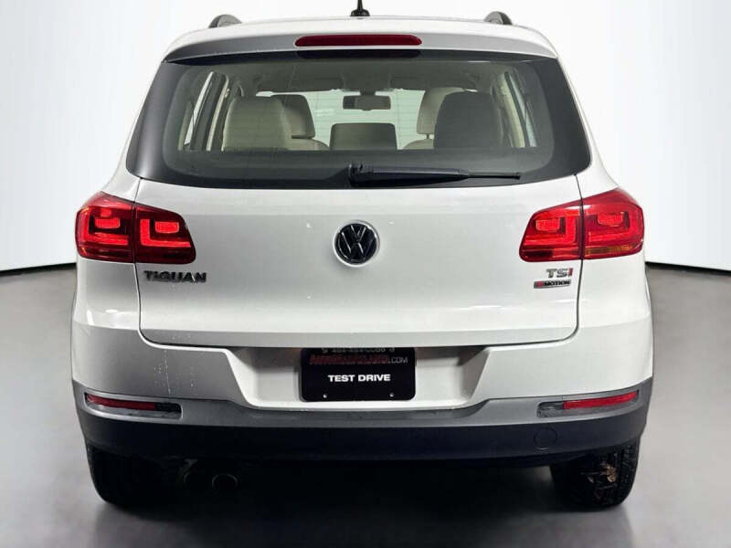 2017 Volkswagen Tiguan 2.0T Limited S 4Motion