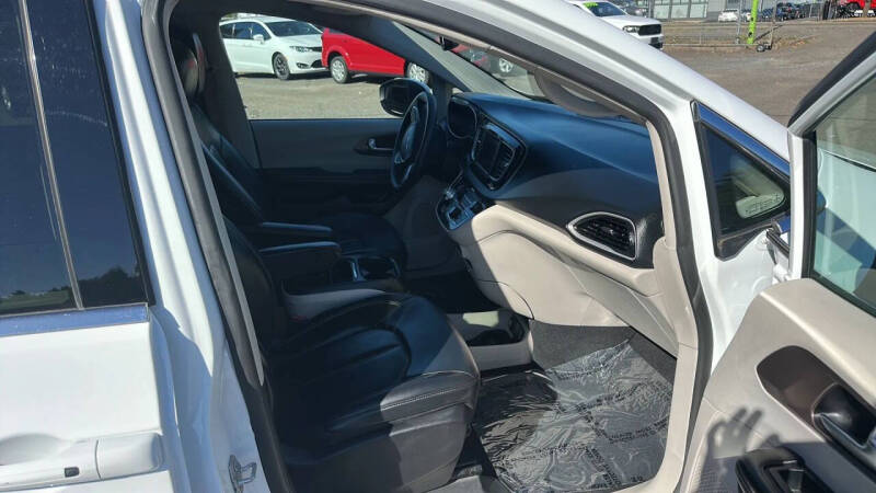 2021 Chrysler Voyager LXi