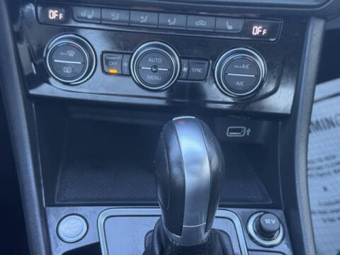 2019 Volkswagen Jetta R-Line