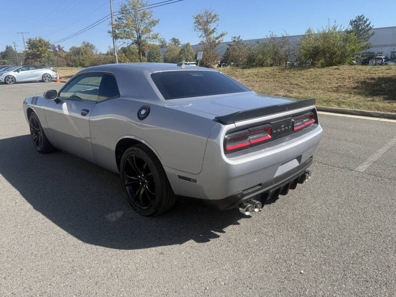 2016 Dodge Challenger SXT Plus