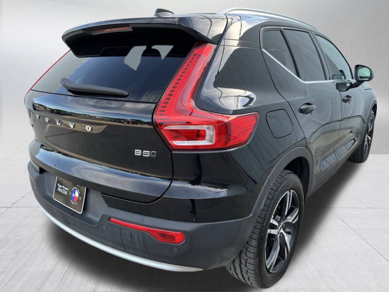 2023 Volvo XC40 B5 Plus Bright Theme