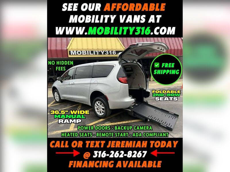 2022 Chrysler Voyager LX