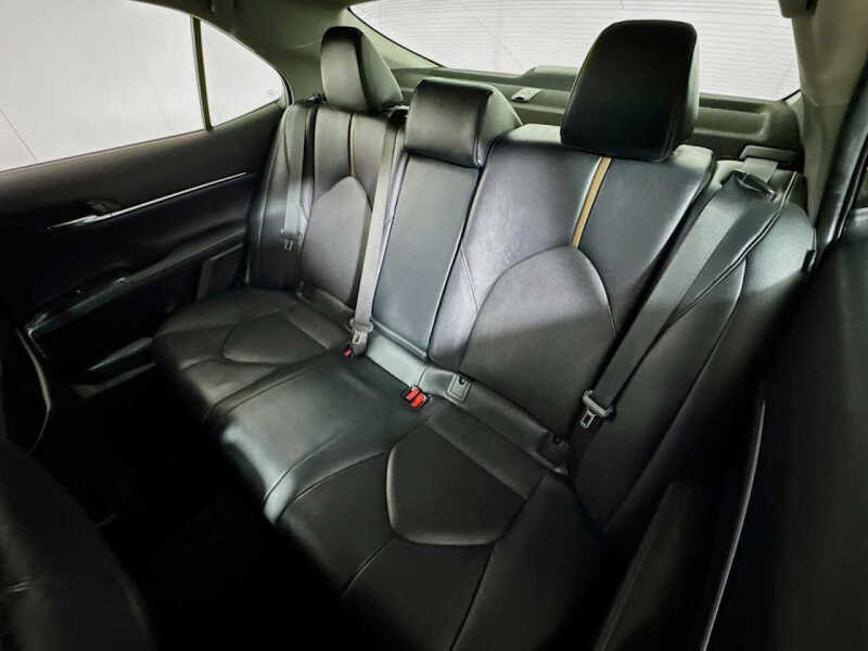 2020 Toyota Camry Hybrid XLE