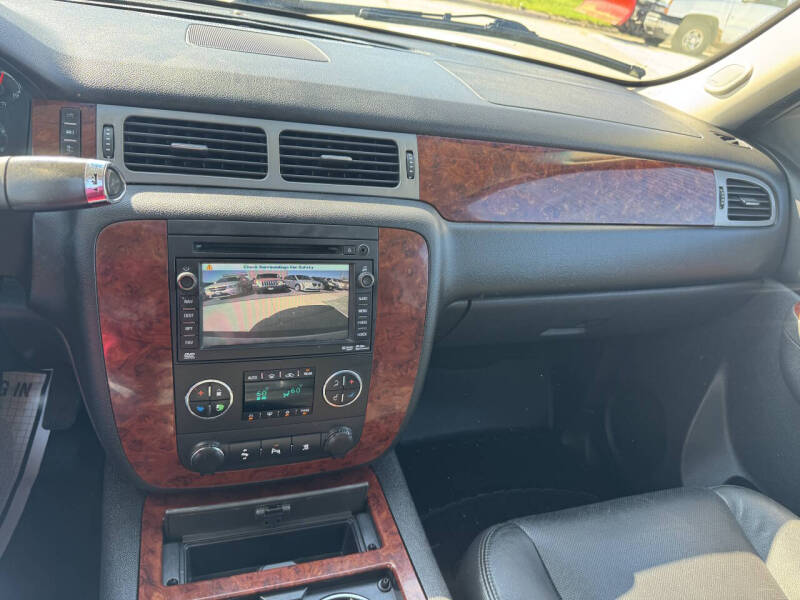 Image 10 of 2011 Chevrolet Suburban LTZ