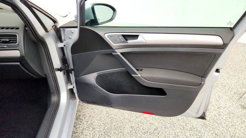 2016 Volkswagen e-Golf SE