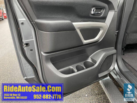 2017 Nissan Titan SV