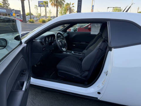 2012 Dodge Challenger SXT