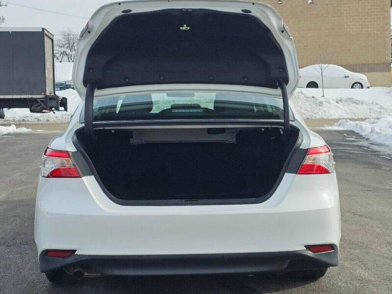 2020 Toyota Camry Hybrid LE