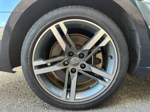 2017 Audi A4 2.0T quattro Premium Plus