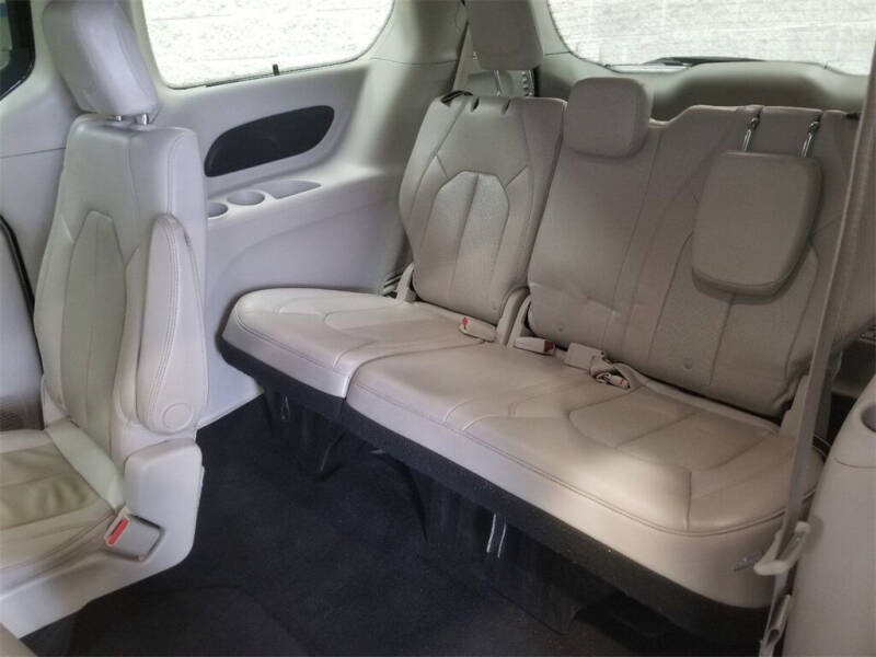 2021 Chrysler Pacifica Touring L