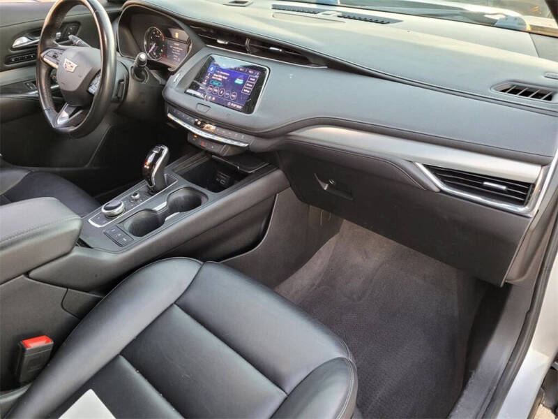 2020 Cadillac XT4 Premium Luxury